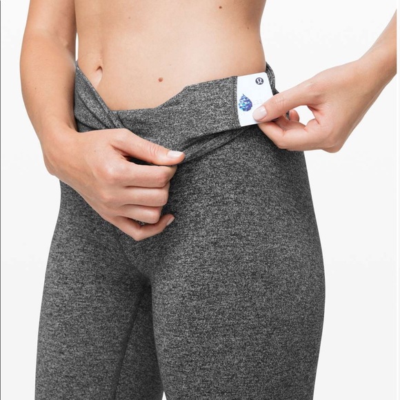 Lululemon crops - Picture 3 of 7